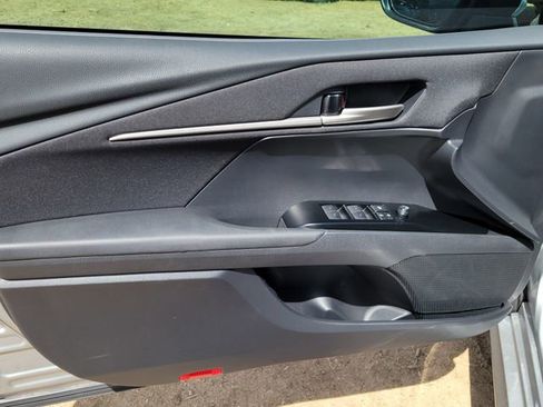 Used 2025 Toyota Camry LE w/ Convenience Package FWD image 10