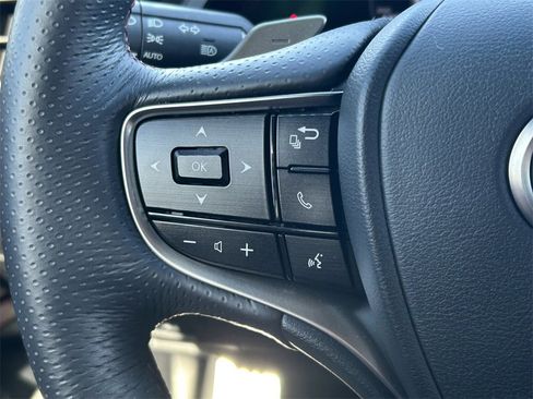 Used 2022 Lexus ES 300h F Sport image 42