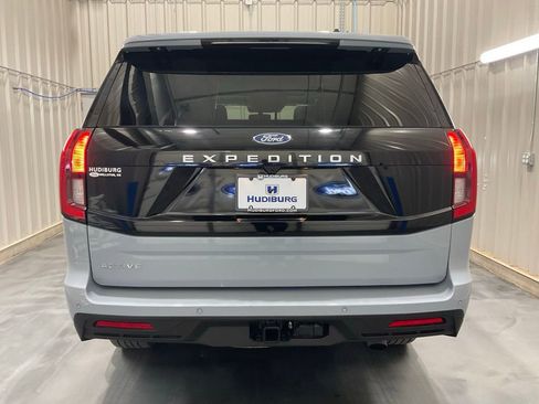 Used 2025 Ford Expedition Active RWD image 30