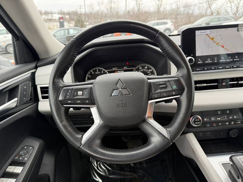 Used 2022 Mitsubishi Outlander SEL image 15