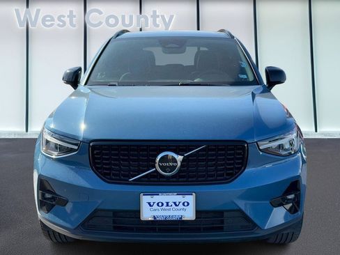 Certified 2025 Volvo XC40 B5 Plus image 10
