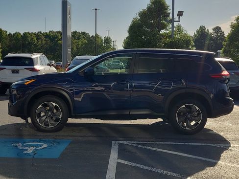 Used 2024 Nissan Rogue SV FWD image 6