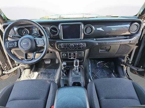 Used 2022 Jeep Wrangler Unlimited Sport AWD/4WD image 9