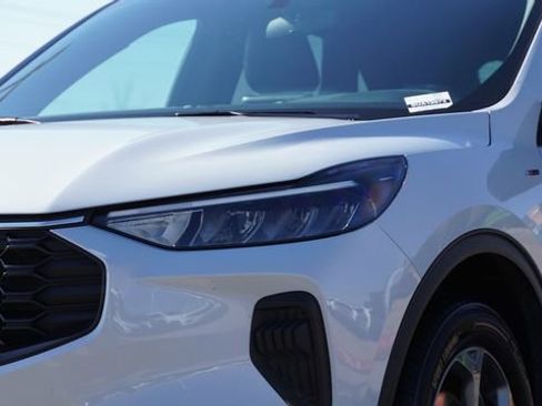 Used 2025 Ford Escape ST-Line AWD/4WD image 4