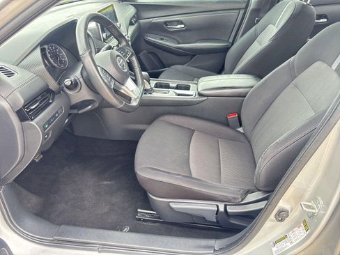 Used 2023 Nissan Sentra SV w/ All-Weather Package image 5