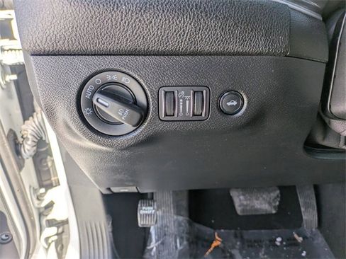 Used 2022 Dodge Challenger GT image 15