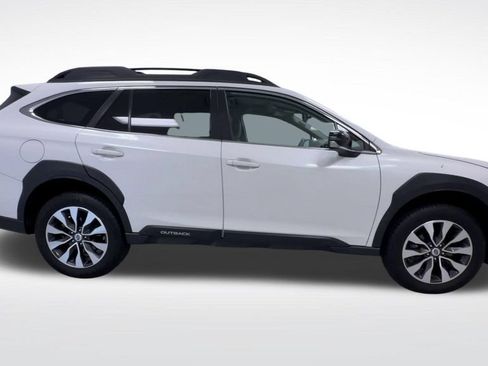 Used 2025 Subaru Outback Limited AWD/4WD image 9
