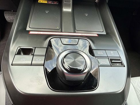 New 2026 Subaru Solterra Premium AWD/4WD image 30