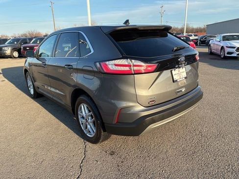Used 2024 Ford Edge SEL image 3