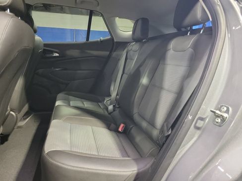 Certified 2025 Chevrolet Trax LT w/ LT Convenience Package FWD image 10