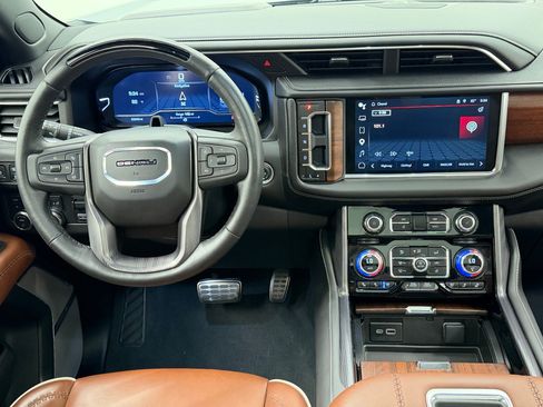 Used 2024 GMC Yukon Denali Ultimate AWD/4WD image 31