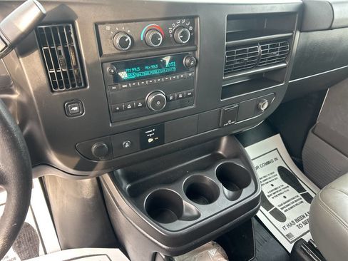 Used 2016 Chevrolet Express 2500 image 12