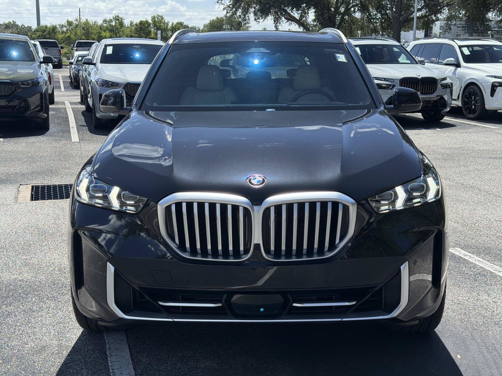 Used 2025 BMW X5 xDrive40i w/ Premium Package AWD/4WD image 9