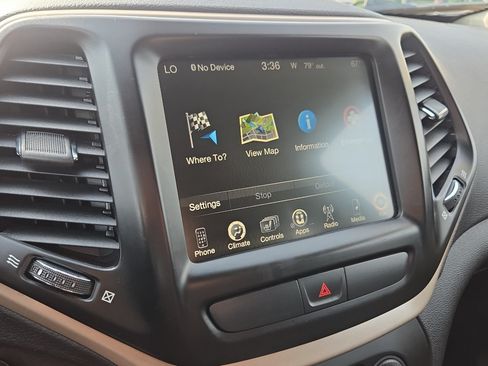 Used 2017 Jeep Cherokee Limited AWD/4WD image 21