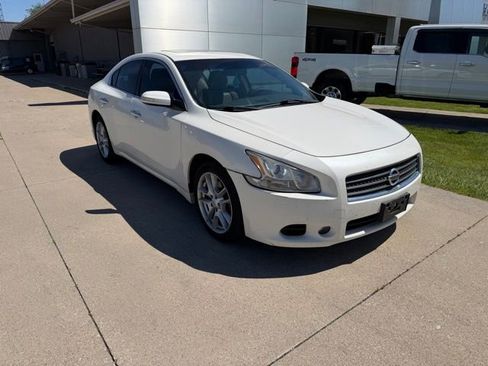 Used 2011 Nissan Maxima 3.5 SV w/ Cold Pkg FWD image 3
