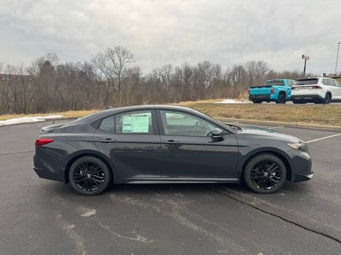 New 2026 Toyota Camry SE image 2