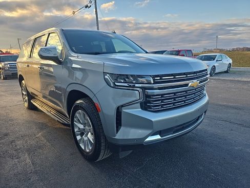 Used 2024 Chevrolet Suburban Premier image 9