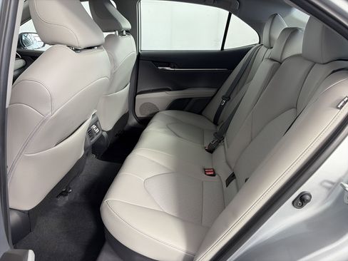 Used 2023 Toyota Camry XLE image 7