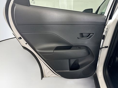 Used 2025 Hyundai Kona SEL FWD image 25