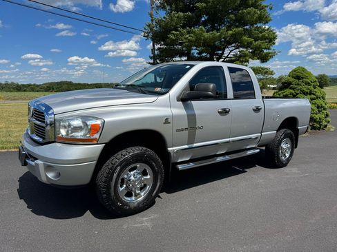 Used 2006 Dodge Ram 2500 Truck Laramie AWD/4WD image 2