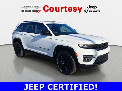 Used 2023 Jeep Grand Cherokee Altitude AWD/4WD image 1