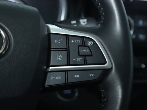 Used 2023 Toyota Highlander XLE image 25