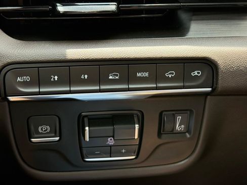 Used 2022 Cadillac Escalade ESV Sport w/ Touring Package AWD/4WD image 27