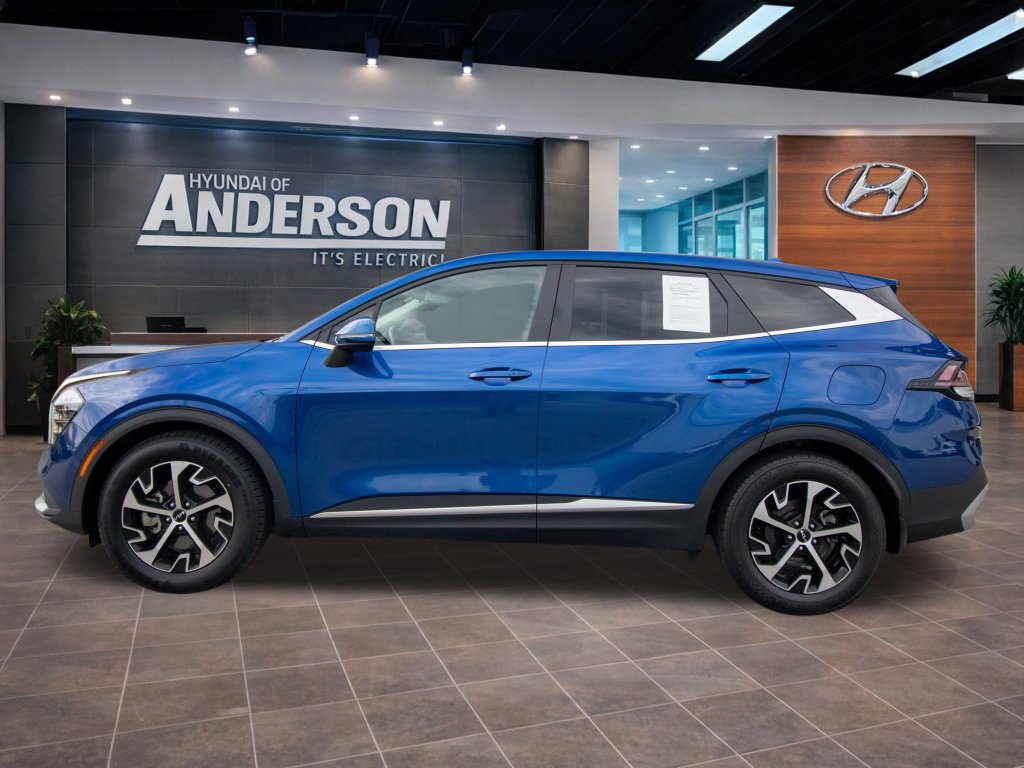 Used 2025 Kia Sportage EX FWD image 6