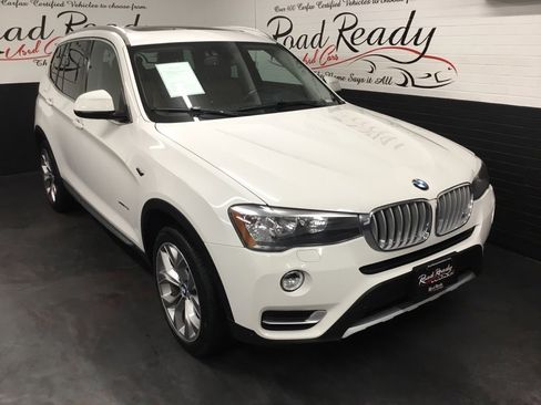 Used 2017 BMW X3 xDrive28i image 2