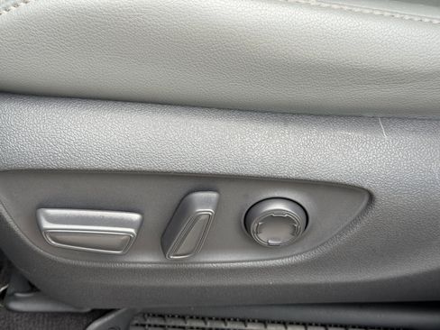 Used 2021 Toyota Sienna Limited image 22