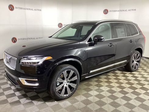 New 2025 Volvo XC90 T8 Plus w/ Protection Package Premier image 1