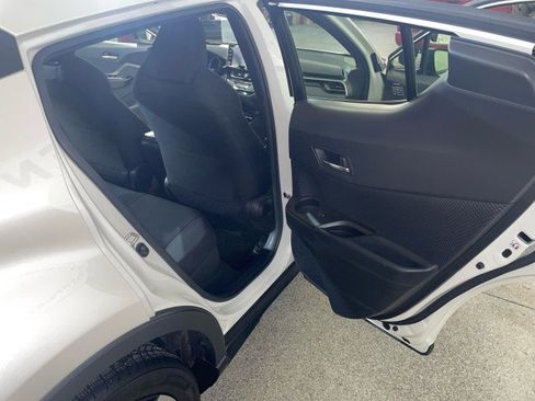 Used 2019 Toyota C-HR XLE image 16