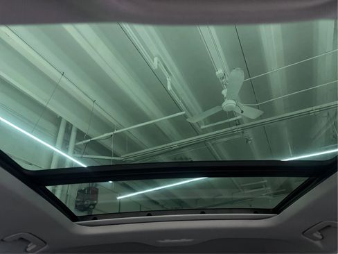 Used 2022 Audi e-tron Premium w/ Convenience Plus Package image 28