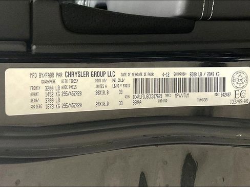Used 2012 Jeep Grand Cherokee SRT8 w/ Luxury Group II AWD/4WD image 31