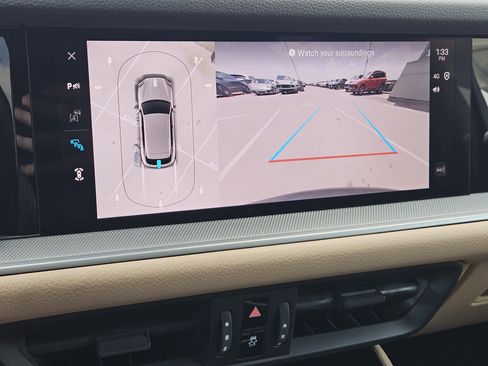 Certified 2024 Porsche Cayenne AWD/4WD image 18