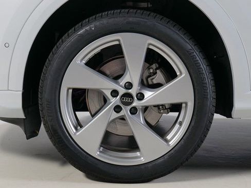 Used 2025 Audi Q5 Premium Plus w/ Premium Plus AWD/4WD image 24