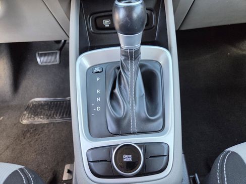 Used 2023 Hyundai Venue SEL FWD image 26
