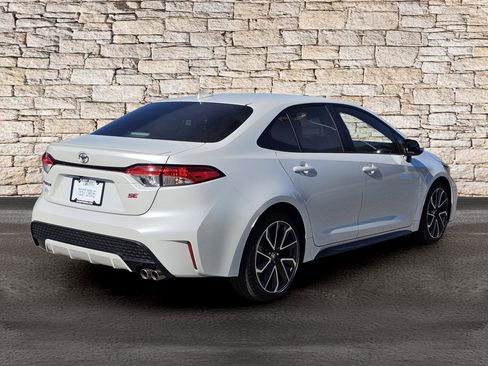 Used 2022 Toyota Corolla SE image 6