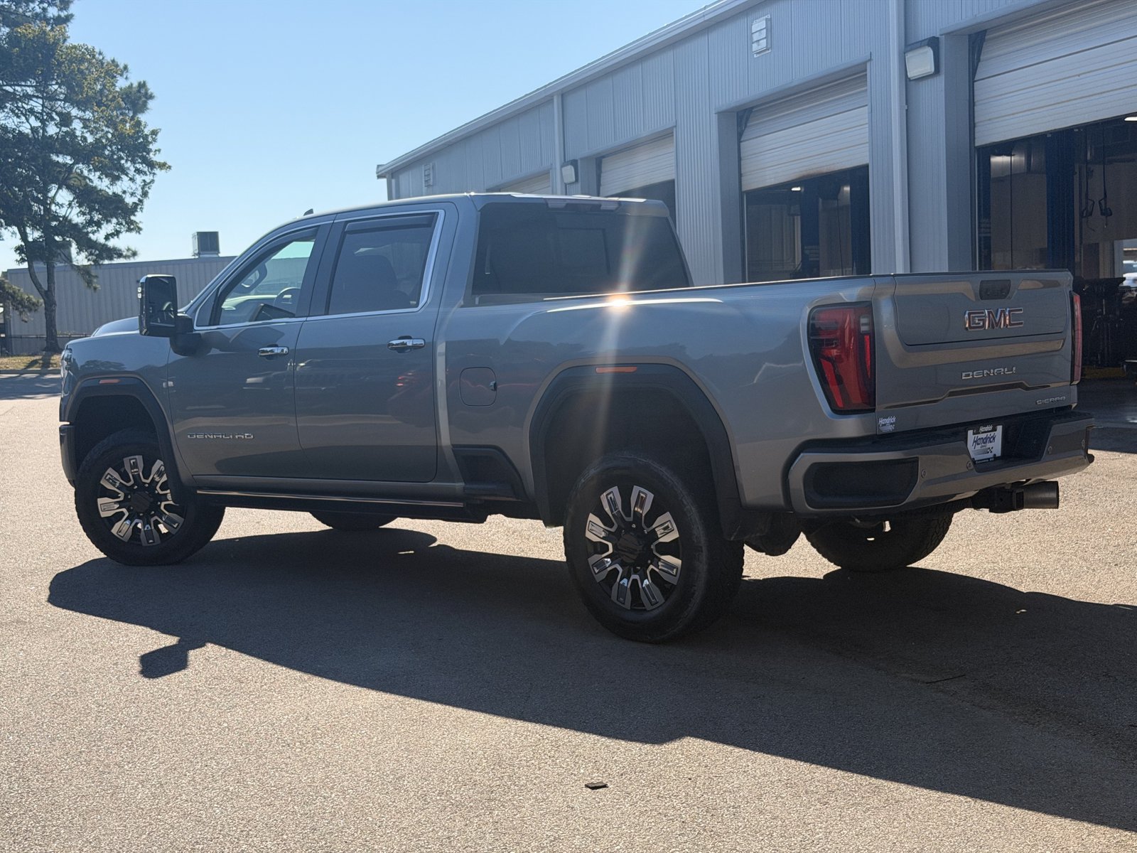 Used 2024 GMC Sierra 3500 Denali w/ Denali Reserve Package AWD/4WD image 10