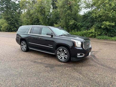 Used 2018 GMC Yukon XL Denali w/ Open Road Package AWD/4WD image 13