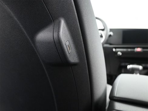 New 2026 Kia Niro LX image 15