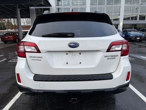 Used 2017 Subaru Outback 2.5i Premium image 6