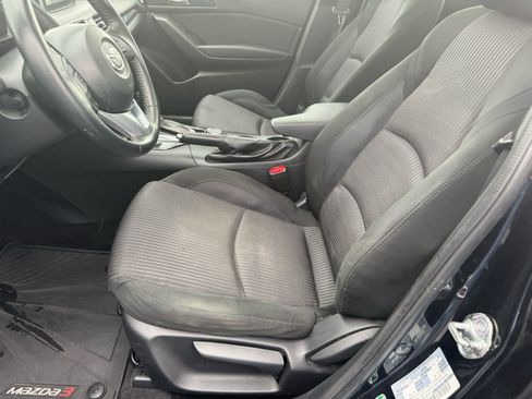 Used 2016 MAZDA MAZDA3 i Touring w/ Popular Equipment Package FWD image 4