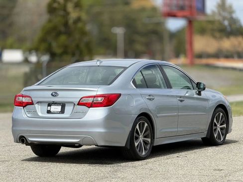 Used 2016 Subaru Legacy 2.5i Limited AWD/4WD image 9