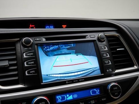 Used 2018 Toyota Highlander XLE image 22