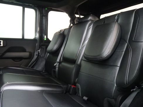 Used 2021 Jeep Wrangler Unlimited Sahara image 16