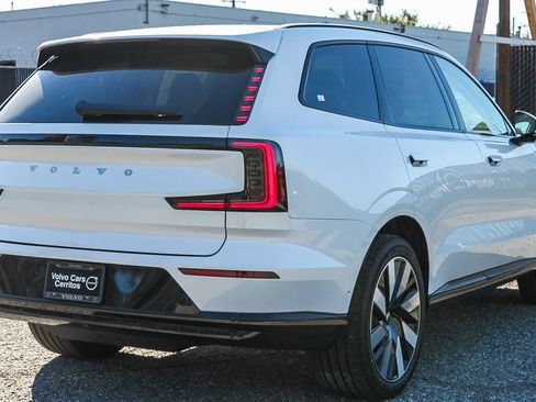 New 2025 Volvo EX90 Plus w/ Protection Package Premier image 6