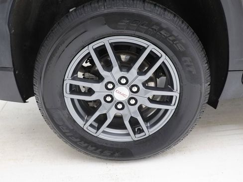 Used 2025 GMC Acadia Elevation image 9