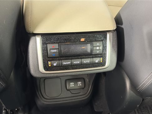 Used 2019 Subaru Ascent Limited w/ Popular Package #3 AWD/4WD image 19