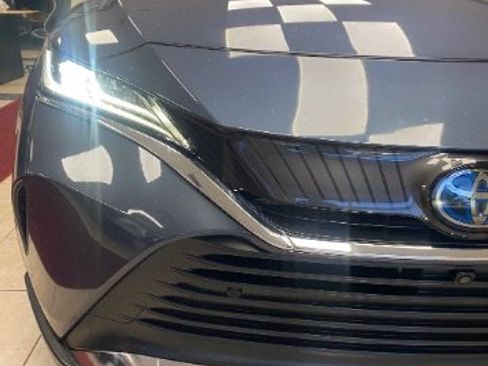 Used 2021 Toyota Venza Limited w/ Advanced Technology Package AWD/4WD image 10